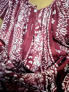 itz-priya online show from 04/06/26, 05:08