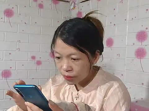 Snapshot of kimori66 chatting on 08/05/26, 01:14 kimori66 online show from 08/05/26, 01:14