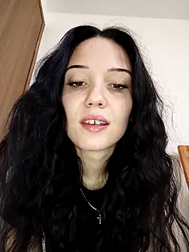 Snapshot of icedrosemarye chatting on 04/15/26, 10:11 icedrosemarye online show from 04/15/26, 10:11
