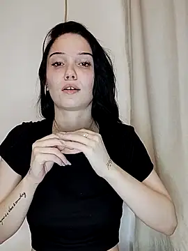 Snapshot of icedrosemarye chatting on 04/19/26, 07:16 icedrosemarye online show from 04/19/26, 07:16