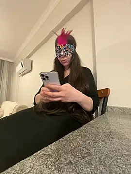 lilyums online show from 04/18/26, 07:07