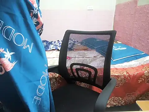 Snapshot of lusa_baby chatting on 05/28/26, 02:47 lusa baby online show from 05/28/26, 02:47