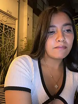 Snapshot of HaileyBiieber chatting on 04/01/26, 11:57 HaileyBiieber online show from 04/01/26, 11:57