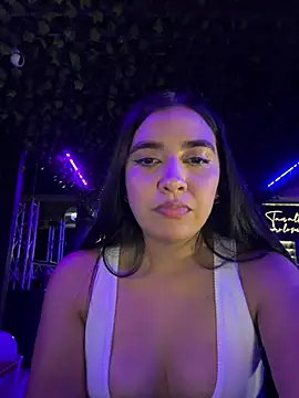 HaileyBiieber online show from 05/10/26, 12:16