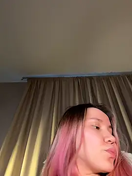 Snapshot of cyberleah chatting on 05/06/26, 04:45 cyberleah online show from 05/06/26, 04:45