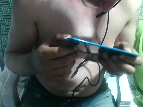 Snapshot of AlxAmr89 chatting on 04/29/26, 04:49 AlxAmr89 online show from 04/29/26, 04:49