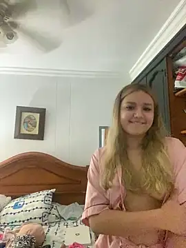 Snapshot of valvam_ chatting on 05/31/26, 10:33 valvam online show from 05/31/26, 10:33