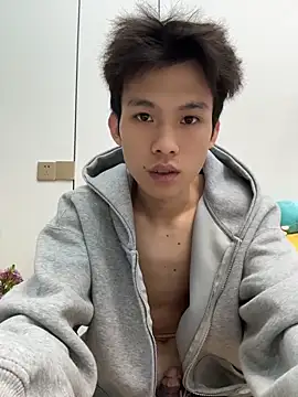 zzzzppp3 online show from 04/26/26, 02:09