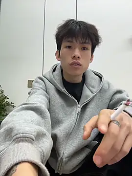 zzzzppp3 online show from 05/08/26, 02:06