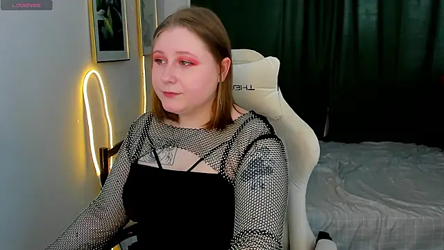 Snapshot of KatieGarsiaa chatting on 03/23/26, 10:08 KatieGarsiaa online show from 03/23/26, 10:08