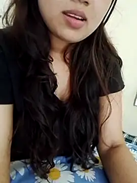 Snapshot of Curvy_Divaa chatting on 04/05/26, 07:16 Curvy Divaa online show from 04/05/26, 07:16