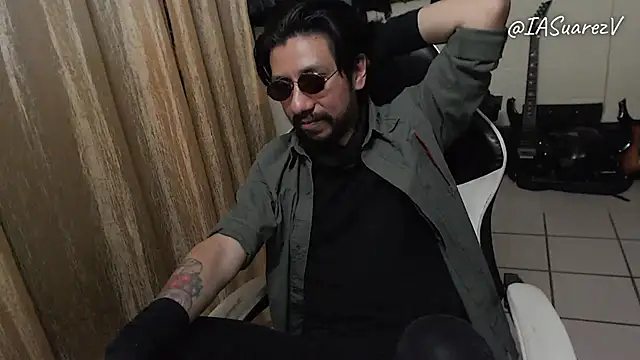 IASuarezV online show from 04/18/26, 05:55