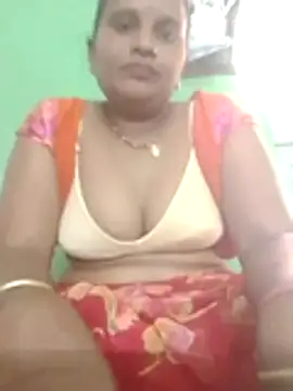 Snapshot of Shivani09900 chatting on 05/25/26, 03:23 Shivani09900 online show from 05/25/26, 03:23