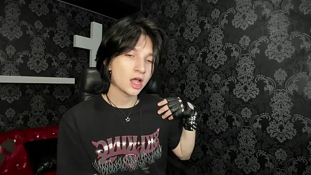 Snapshot of AdonBev chatting on 05/07/26, 05:35 AdonBev online show from 05/07/26, 05:35
