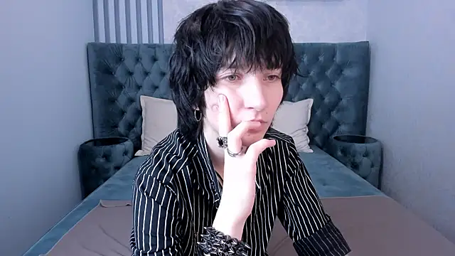 Snapshot of AdonBev chatting on 06/19/26, 05:45 AdonBev online show from 06/19/26, 05:45