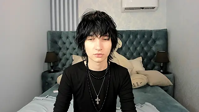 Snapshot of AdonBev chatting on 06/28/26, 05:24 AdonBev online show from 06/28/26, 05:24