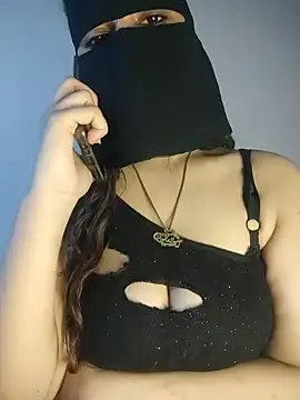 Snapshot of Yasmin_Oh chatting on 07/19/26, 09:07 Yasmin Oh online show from 07/19/26, 09:07