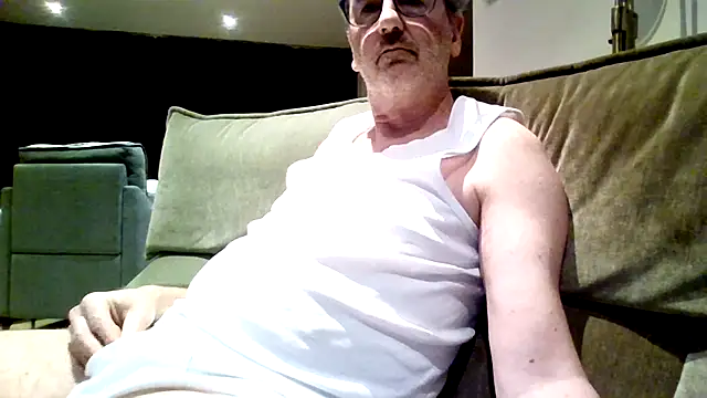 Snapshot of HotLucas66 chatting on 04/26/26, 08:50 HotLucas66 online show from 04/26/26, 08:50