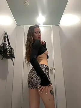 Snapshot of SaintSquirt chatting on 05/13/26, 11:07 SaintSquirt online show from 05/13/26, 11:07