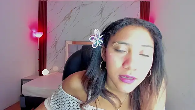 Snapshot of EsperanzaMora chatting on 05/12/26, 12:02 EsperanzaMora online show from 05/12/26, 12:02