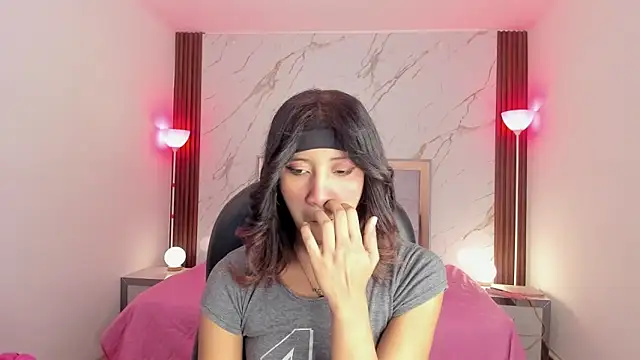 Snapshot of EsperanzaMora chatting on 05/15/26, 12:12 EsperanzaMora online show from 05/15/26, 12:12
