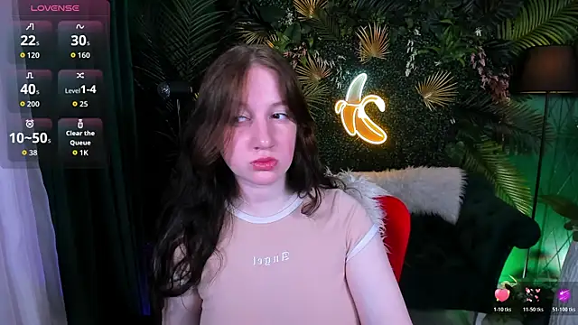 Snapshot of Elisabeth_Binder chatting on 04/19/26, 03:28 Elisabeth Binder online show from 04/19/26, 03:28
