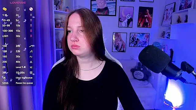 Snapshot of Elisabeth_Binder chatting on 06/17/26, 03:31 Elisabeth Binder online show from 06/17/26, 03:31