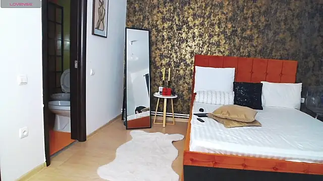 I amEmiiliii online show from 03/28/26, 11:32