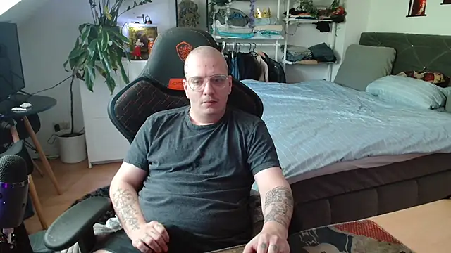 Snapshot of Oderwattboy chatting on 05/24/26, 08:19 Oderwattboy online show from 05/24/26, 08:19