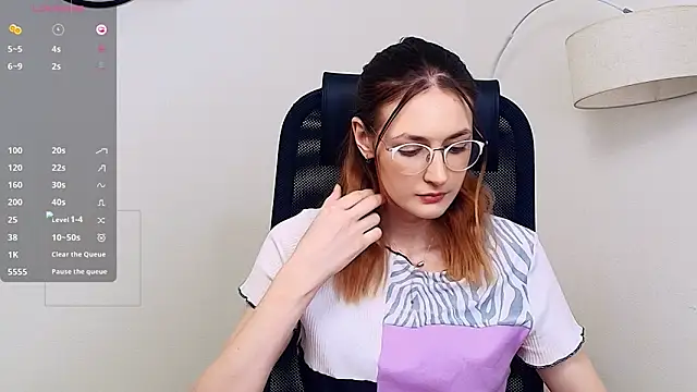 LoraLanett online show from 05/08/26, 02:55