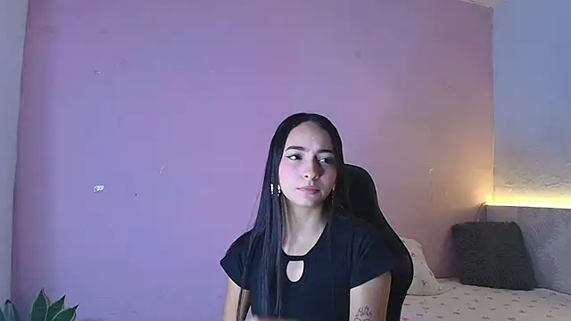 Snapshot of Daphne_Rosse chatting on 06/16/26, 11:46 Daphne Rosse online show from 06/16/26, 11:46