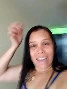 Snapshot of alexandra-queen chatting on 04/27/26, 05:55 alexandra-queen online show from 04/27/26, 05:55