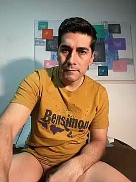 Snapshot of Atomixis chatting on 05/03/26, 01:55 Atomixis online show from 05/03/26, 01:55