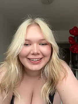 cutiejuliee online show from 05/15/26, 02:46