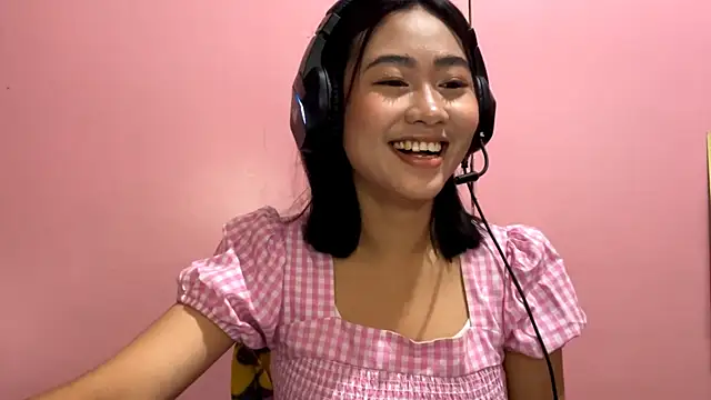 IndiraBrieger online show from 03/26/26, 02:06