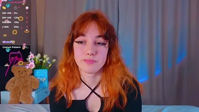 Snapshot of JoanReed chatting on 04/01/26, 08:37 JoanReed online show from 04/01/26, 08:37