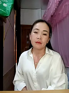 Pia-bee online show from 03/25/26, 02:23