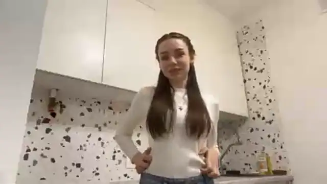 Snapshot of SlippyEngine chatting on 03/25/26, 05:30 SlippyEngine online show from 03/25/26, 05:30