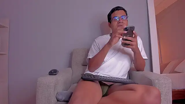 ThiagoVega  online show from 04/21/26, 04:52