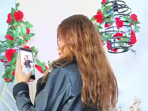 ValerieWoodsl online show from 04/13/26, 08:14