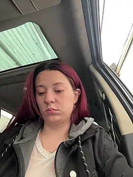 Snapshot of vitoria_bell chatting on 03/26/26, 12:44 vitoria bell online show from 03/26/26, 12:44