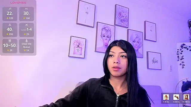 Snapshot of emilydolly_ chatting on 04/30/26, 10:32 emilydolly online show from 04/30/26, 10:32