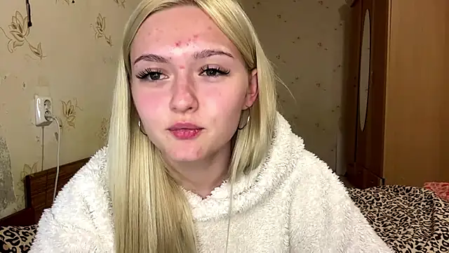 Snapshot of Sophia_Blonde chatting on 04/29/26, 04:44 Sophia Blonde online show from 04/29/26, 04:44