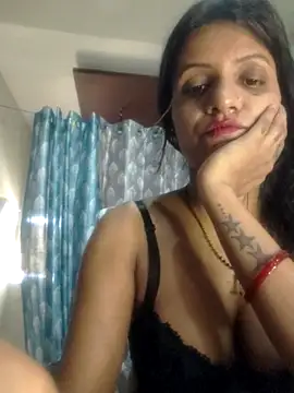 Snapshot of khushi_ji00 chatting on 06/18/26, 09:25 khushi ji00 online show from 06/18/26, 09:25