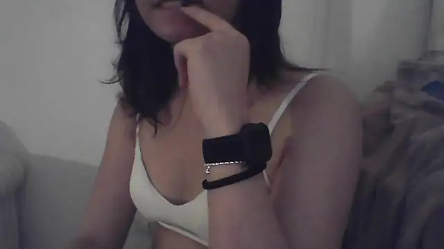 Snapshot of HoneyDrip_1 chatting on 04/20/26, 01:47 HoneyDrip 1 online show from 04/20/26, 01:47