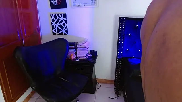 romanpearce  online show from 04/17/26, 09:07