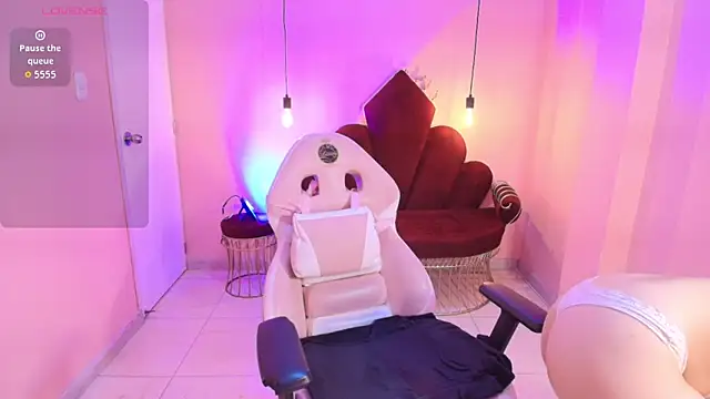 Soffi x x  online show from 04/22/26, 08:21