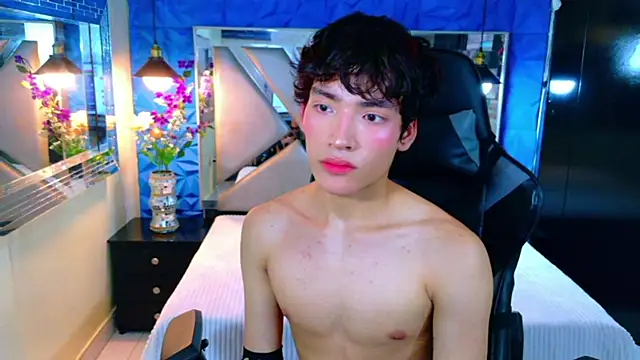 Snapshot of IsaacNovaa chatting on 03/28/26, 07:13 IsaacNovaa online show from 03/28/26, 07:13