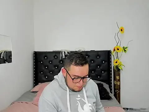 Xavier Blaze online show from 03/25/26, 08:37