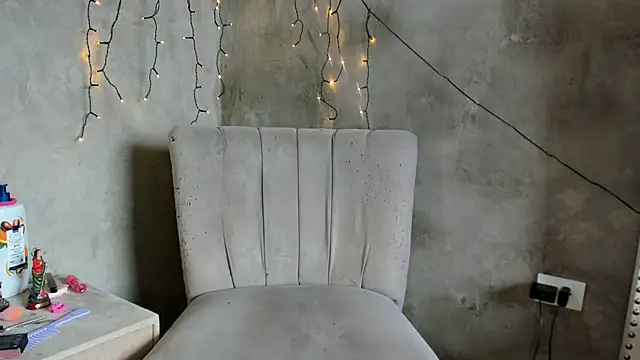 Snapshot of Carolina_Latin chatting on 04/27/26, 01:42 Carolina Latin online show from 04/27/26, 01:42